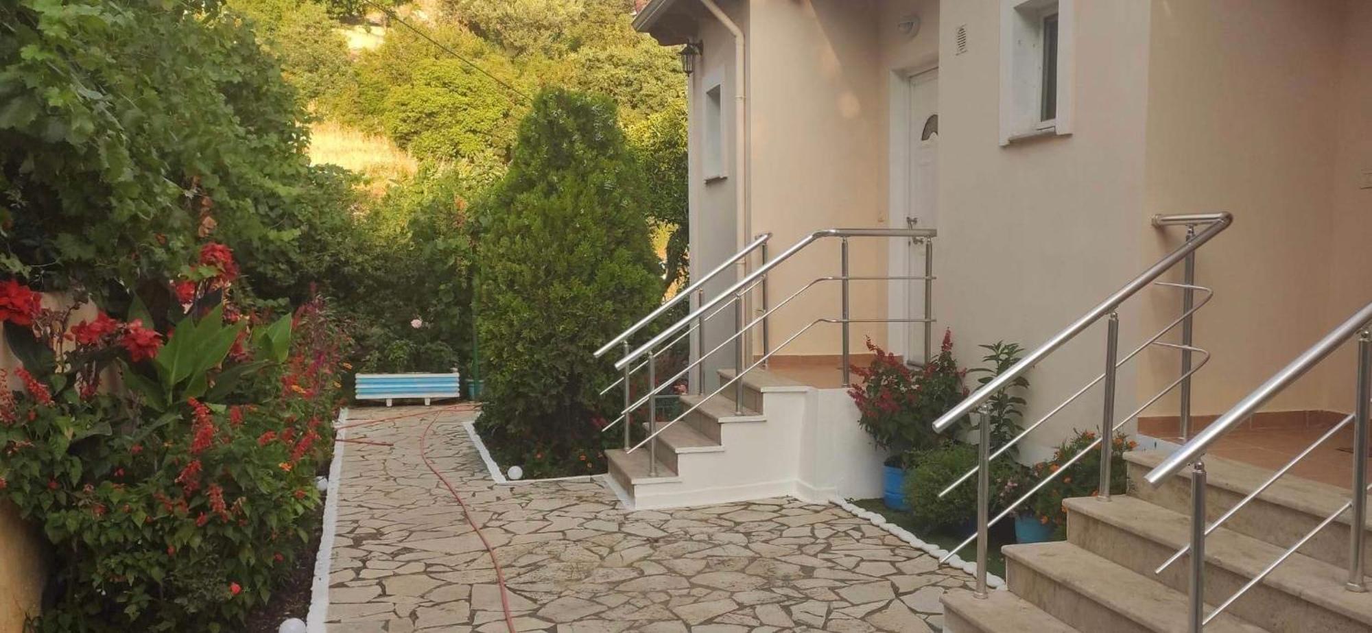 Vasil Rooms Lukove Exterior photo