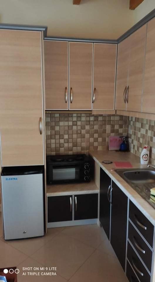 Vasil Rooms Lukove Exterior photo