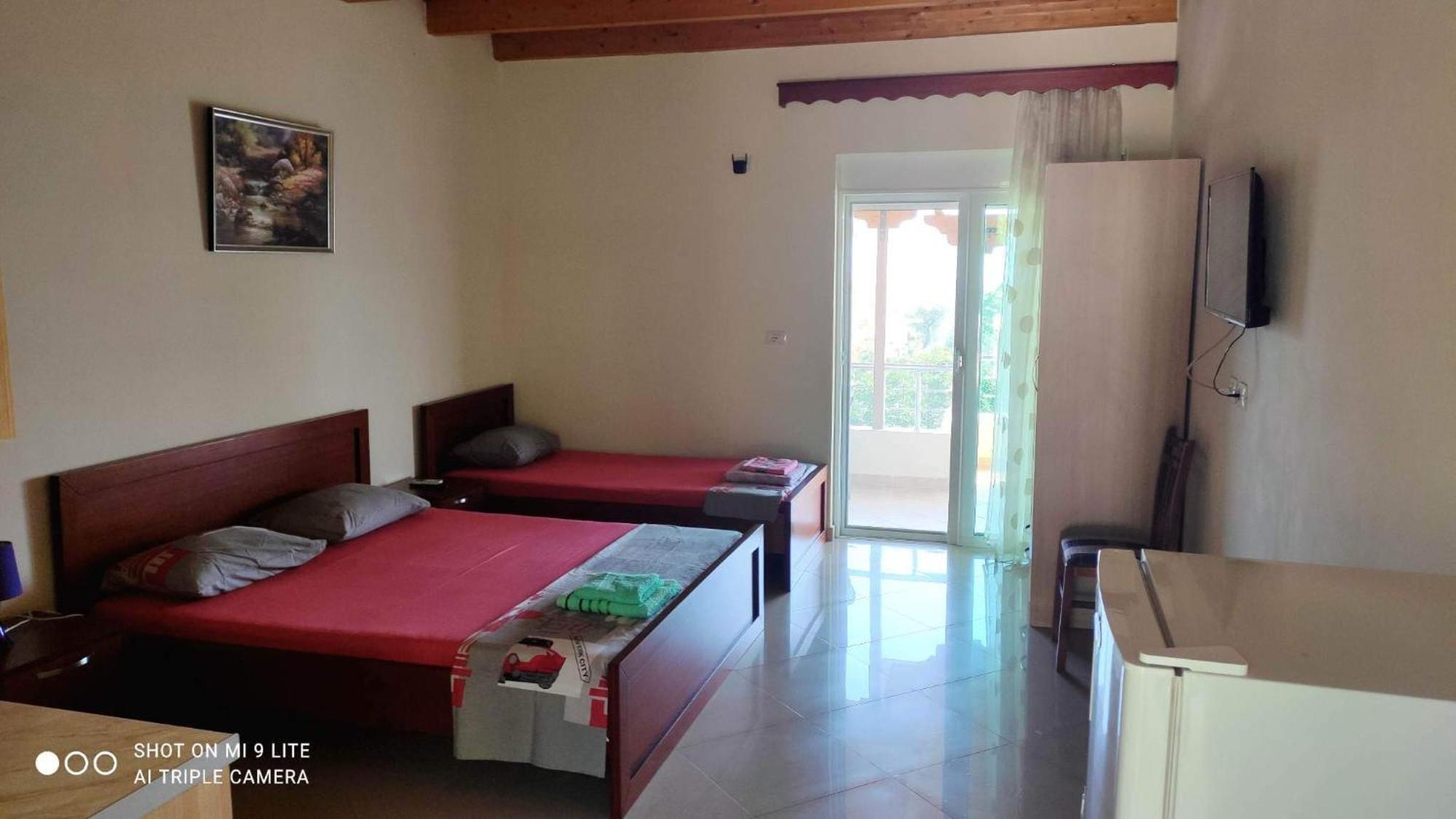 Vasil Rooms Lukove Exterior photo
