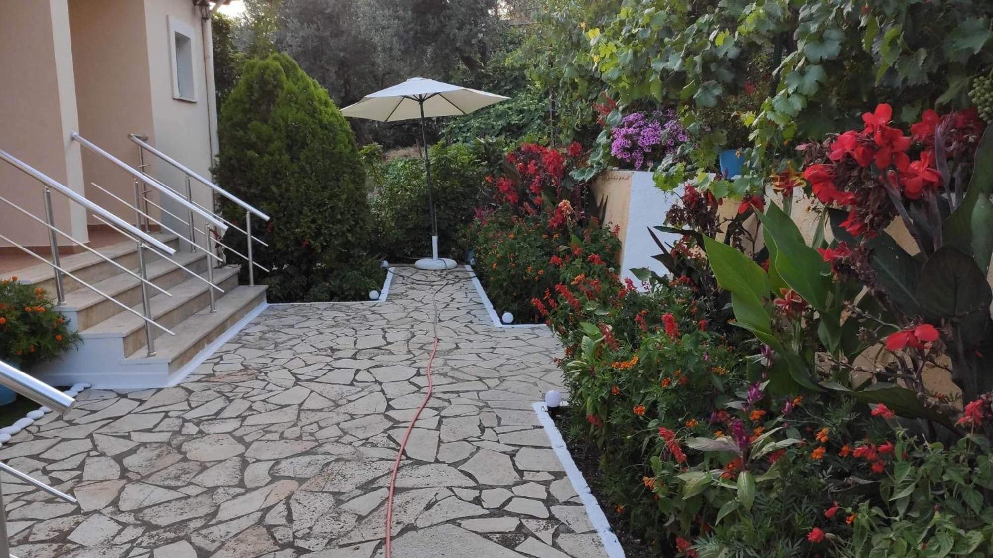 Vasil Rooms Lukove Exterior photo